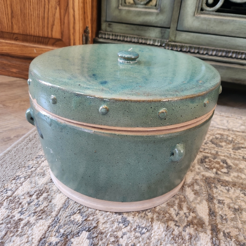 Chinese Celadon Green Kitchen Vessel